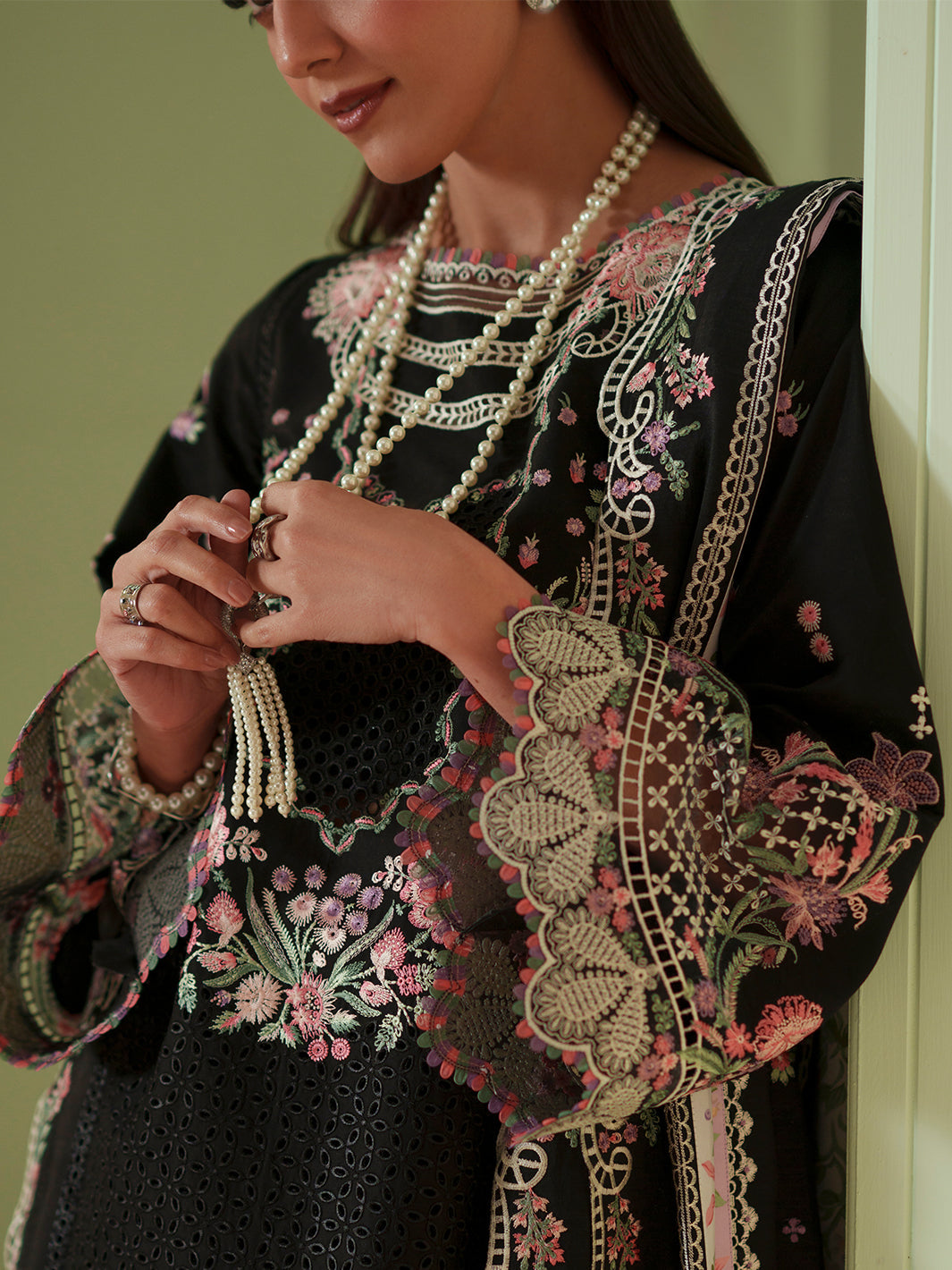 D-112-B | 3 PC Luxury Lawn