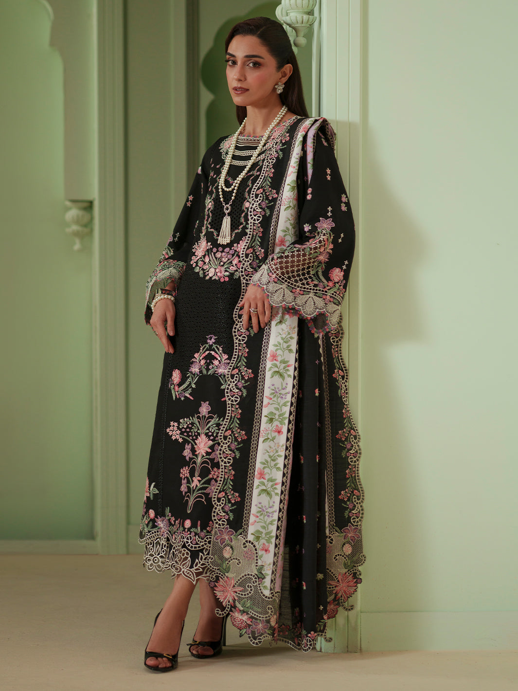 D-112-B | 3 PC Luxury Lawn