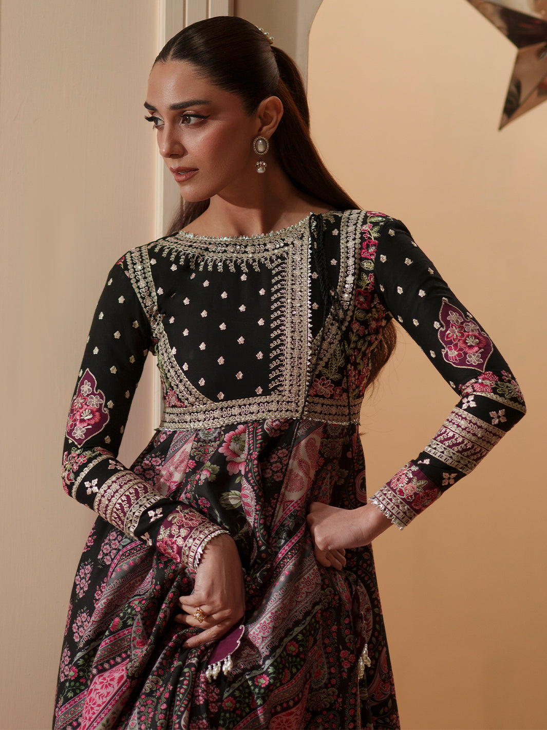D-115-B | 3 PC Luxury Lawn