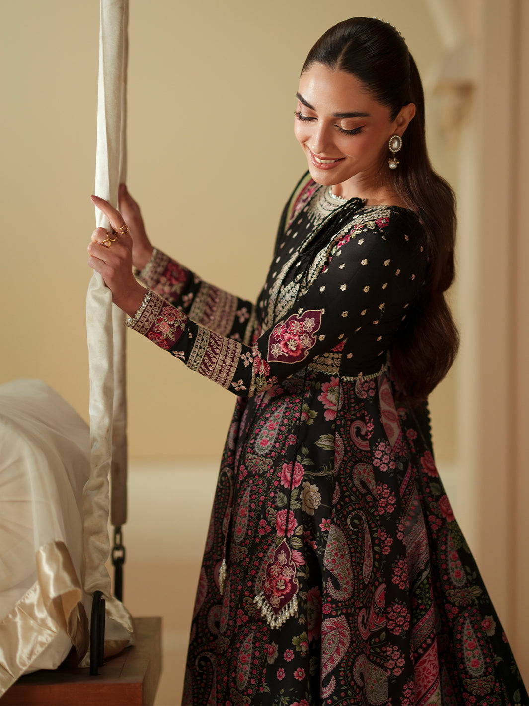 D-115-B | 3 PC Luxury Lawn