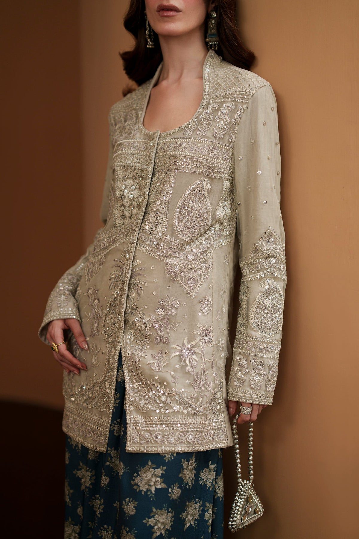 EMBROIDERED SUIT (E1109/104/818)