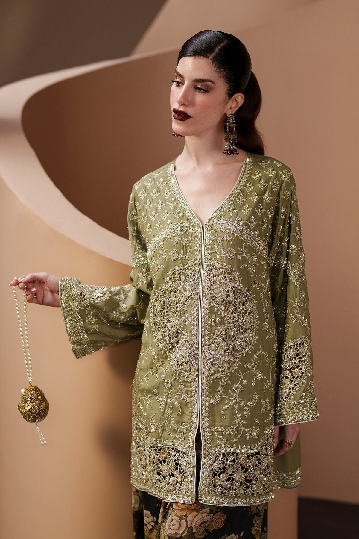 EMBROIDERED SUIT (E1140/104/121)