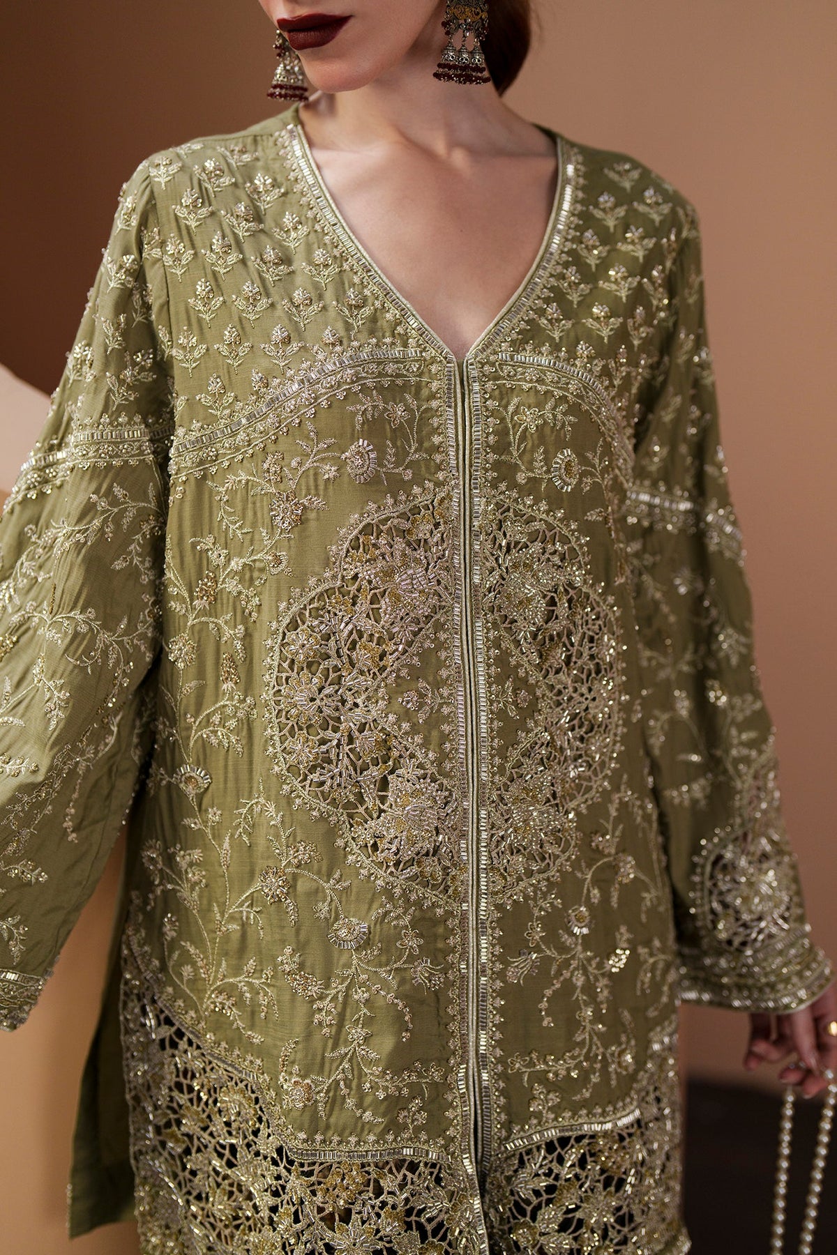EMBROIDERED SUIT (E1140/104/121)