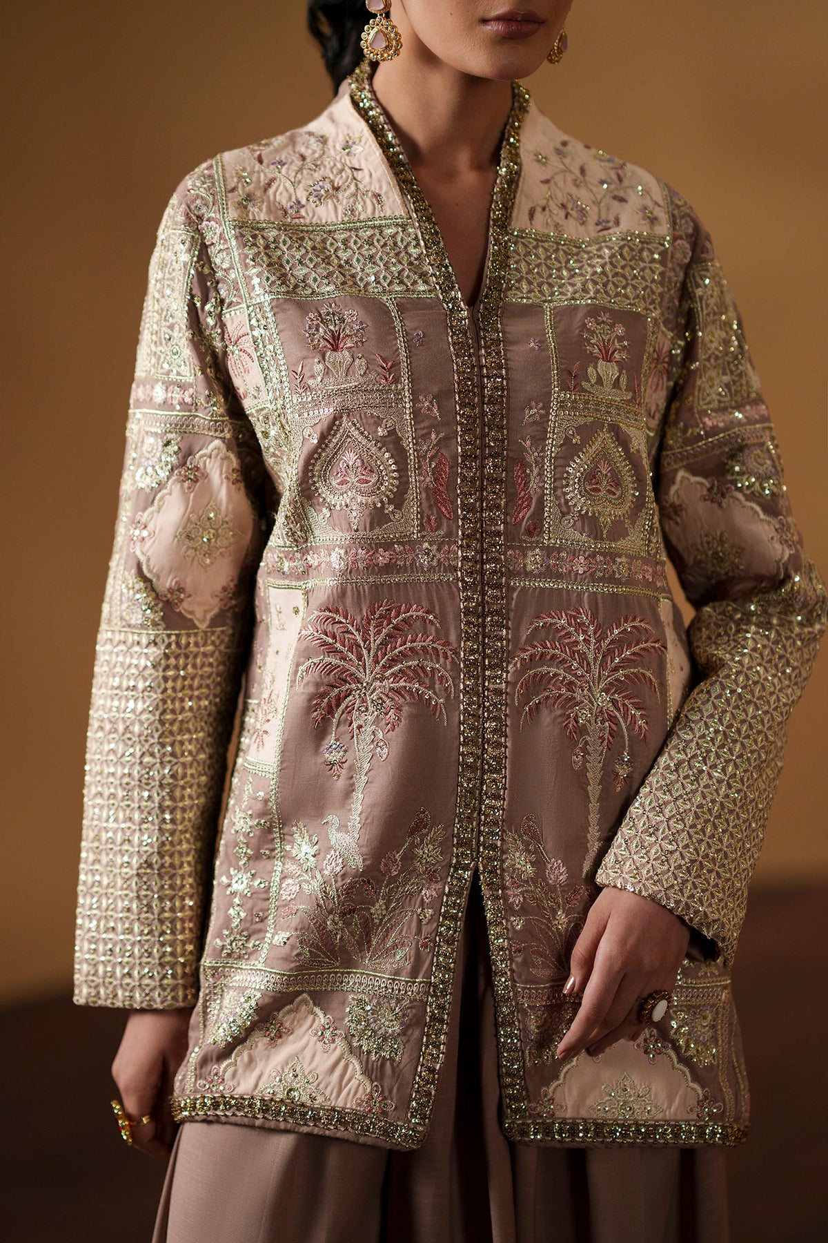 EMBROIDERED SUIT (E1148/104/806)