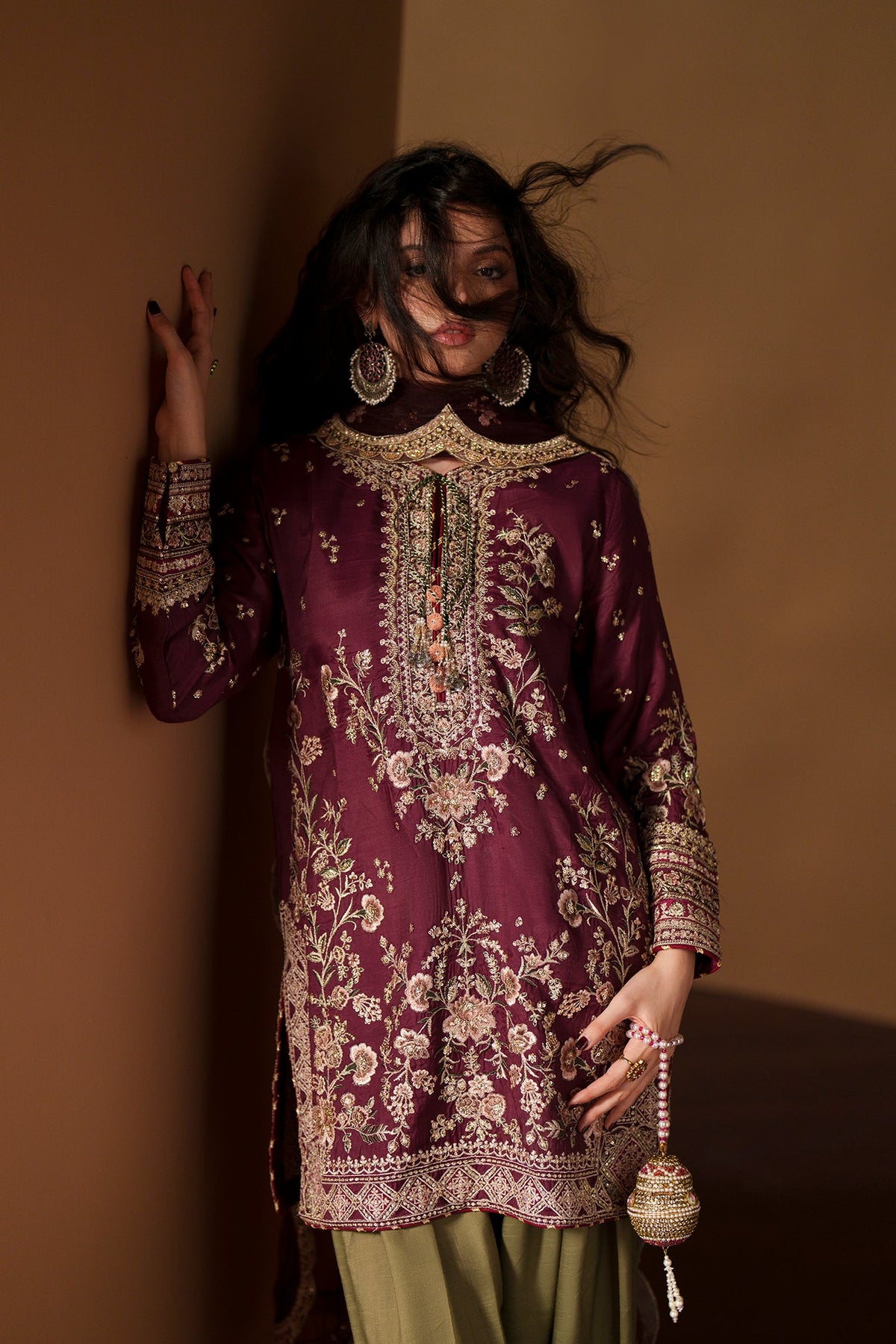 EMBROIDERED SUIT (E1217/104/520)