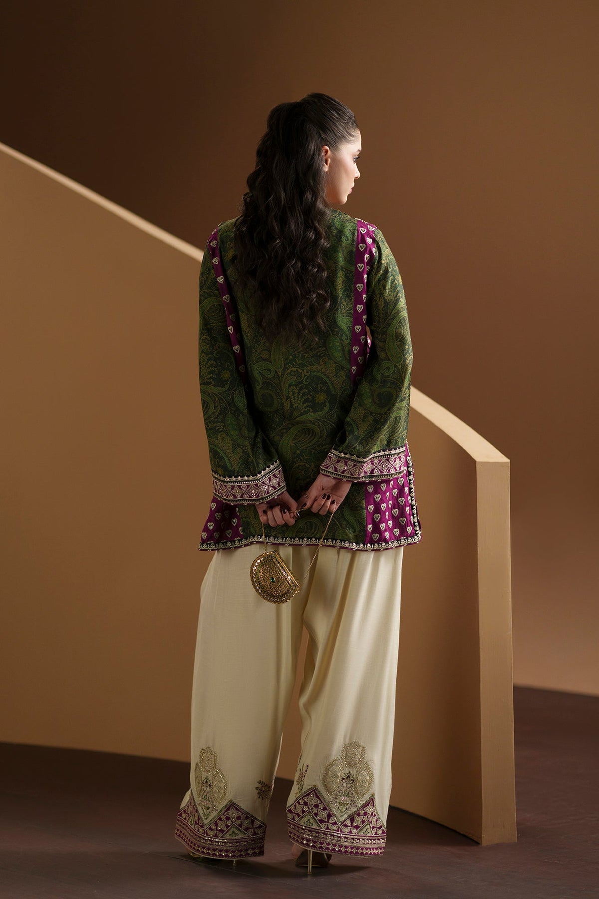 EMBROIDERED SUIT (E1227/104/119)