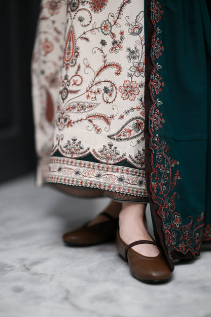 ELARA - IVORY LUXURY EMBROIDERED KARANDI 3PCS SET (NEL-26632)