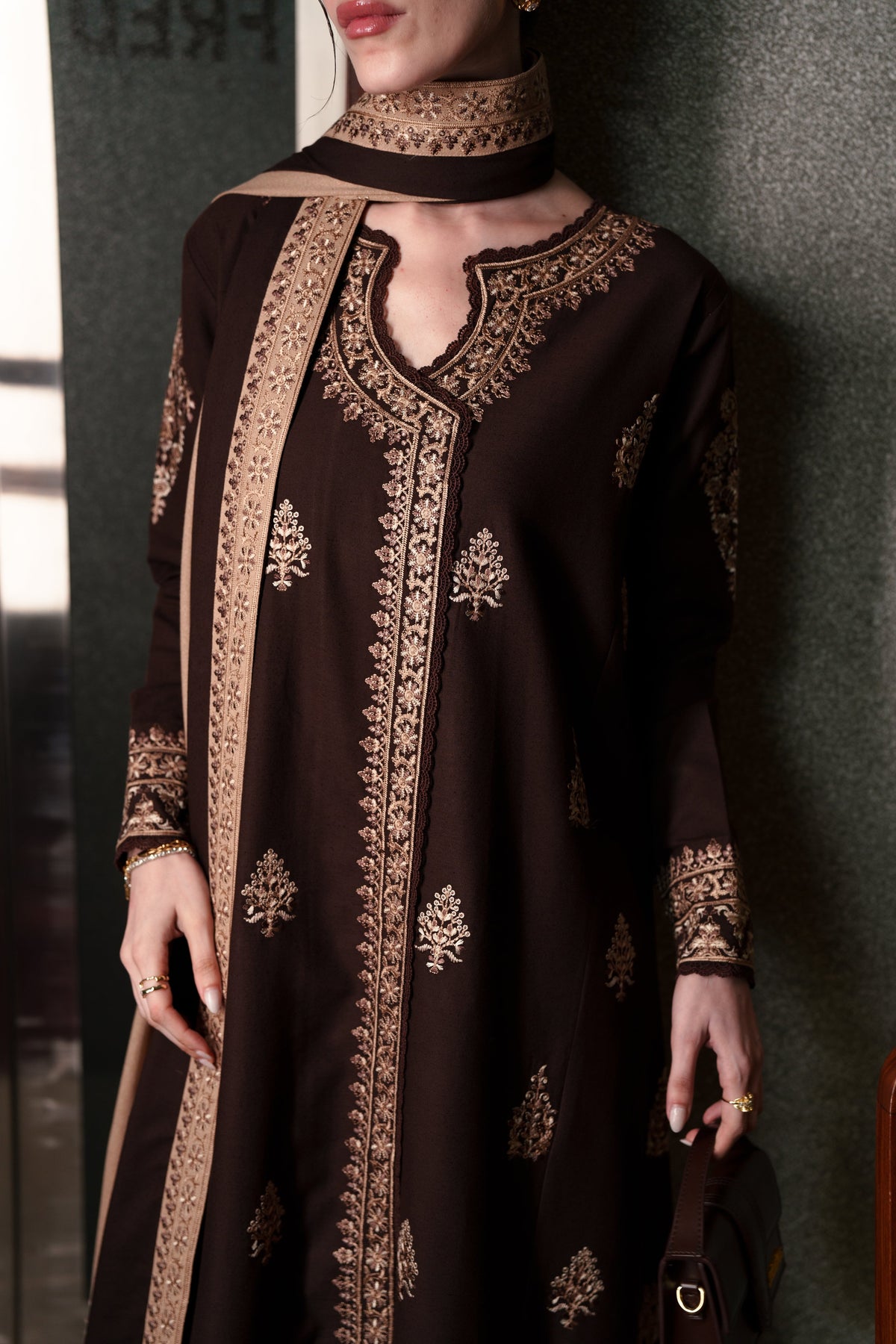 LOOK 1 LUXURY KARANDI SET: HOT CHOCOLATE